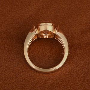 Anillo de Diamante Cultivado en Laboratorio con Corte Ovalado para Hombre, Oro Rosa de 14K, Engaste en Bisel, Anillo de Diamante Personalizado de Lujo para Hombre, Proveedor de Joyería Fina - Product Image 4