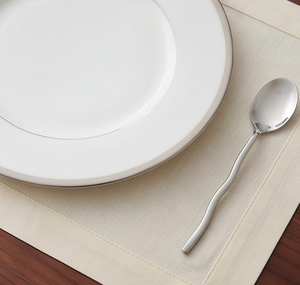 Cuillère à thé élégante en acier inoxydable finition argentée, durable, petite cuillère idéale pour l'heure du thé et l'utilisation en cuisine - Product Image 4