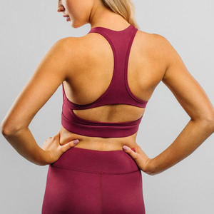 Sujetador deportivo sin costuras para mujer, color burdeos, con cuello redondo, tirantes halter, soporte medio, transpirable, estilo liso, ideal para yoga. - Product Image 2