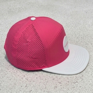 หมวกแก๊ปแบบ Snapback 7 แผง ปักลายด้านหน้า ผลิตตามสั่ง (OEM)  แบบมีรูระบายอากาศด้วยเลเซอร์ สำหรับกีฬาเบสบอล  ขายส่ง - Product Image 3