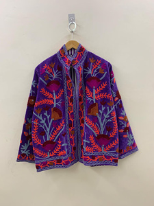 Chaqueta de Terciopelo Bordada Suzani, Chaqueta Étnica Boho Chic Hecha a Mano, Ropa Exterior de Estilo Vintage, Chaqueta de Terciopelo Bohemia al por Mayor - Product Image 3