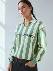 เสื้อไหมพรมแขนยาวลายทางสำหรับผู้หญิง ยี่ห้อ ONETEN APPARELS ผลิตจากเส้นไหม/ฝ้ายย้อมสี สำหรับเสื้อเชิ้ต สีเขียวเบจ สไตล์ลำลอง - Product Image 3