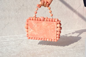 Bolso de mano artesanal con cuentas de resina de melocotón, bolso de lujo para fiestas nocturnas, para mujeres, bodas, eventos de cóctel. - Product Image 5