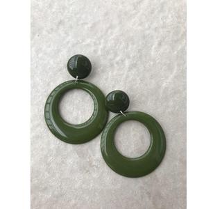 Boucles d'oreilles artisanales en résine, légères, élégantes, bijoux faits à la main, design inspiré de la nature, parfaites pour un usage quotidien - Product Image 6