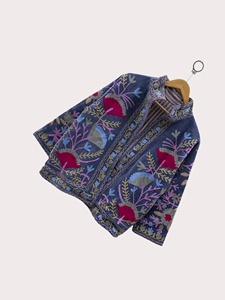 Chaqueta de terciopelo bordada a mano Suzani para mujer, abrigo de invierno bohemio de lujo, ropa exterior corta con estampado floral étnico tradicional - Product Image 1