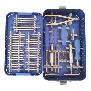 Ensemble d'instruments orthopédiques réutilisables en acier inoxydable pour l'extraction de vis osseuses cassées ou dénudées lors de la chirurgie orthopédique - Product Image 4