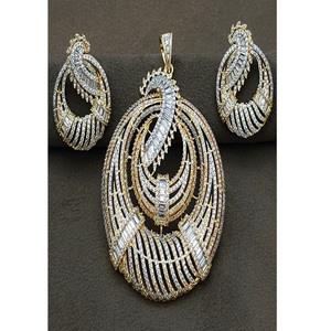 Conjunto de Collar y Pendientes de Diseño con Acabado en Oro Blanco de Primera Calidad, para Bodas y Fiestas, Colección para Mujer - Product Image 1