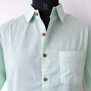 Camisa de algodón a rayas con estampado a mano |   Camisa Verde y Blanca con Botones |   Camisa Unisex Hecha a Mano por Artesanos |   Top de Moda Sostenible - Product Image 1