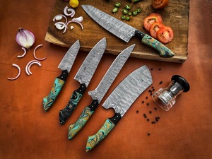 Juego de 5 cuchillos de cocina de acero de Damasco con mangos de resina turquesa - Product Image 1