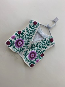 Chaleco de Algodón Blanco con Bordado Floral, Cuello Halter, Sin Mangas, Estilo Bohemio, Top para Mujer - Product Image 3
