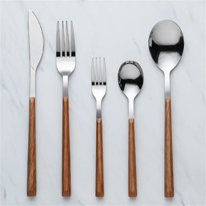 Juego de Cubiertos Estilo Portugués al por Mayor, Calidad Comercial para Hotel y Restaurante, Cubertería con Efecto Madera, Acero Inoxidable Resistente - Product Image 1