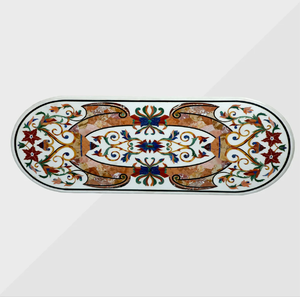 Grand plateau de table circulaire en marbre noir avec incrustations de os, orné de bordures florales vibrantes et d'un bouquet floral violet central. - Product Image 4