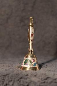 Campana de Mano de Latón India para Rituales de Mandir Puja, Ocasiones Auspiciosas, Hermoso Adorno Decorativo - Product Image 2
