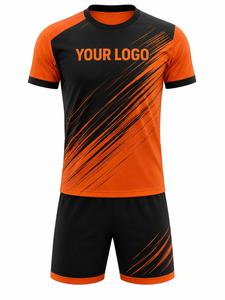 Ensemble de maillots de football pour hommes, manches courtes, col rond, sublimation, évacuation de l'humidité, respirant, polyester, coupe athlétique, logo personnalisé - Product Image 1