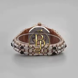 Montre de luxe à quartz analogique avec motif tête de mort, en verre et acier inoxydable, écologique, affichage jour/date, légère, résistante à l'eau 10 bars - Product Image 5