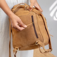 Mochila de Lujo para Portátil de Cuero Genuino con Compartimento Oculto para Viajes, Detalles Hechos a Mano, Gamuza Negra, Costura Tipo Bota, Estilo Bohemio de Verano