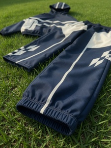 Chándal Deportivo Unisex de Tela de Alta Calidad, Resistente al Sudor, Ideal para Entrenamiento, Running, Gimnasio, Fitness y Actividades al Aire Libre - Product Image 4