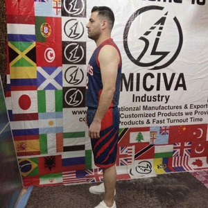 Ensemble d'uniformes de basketball sublimés personnalisés – Bleu marine et rouge Cougars # Maillot de sport 12 avec short de sport assorti - Product Image 3