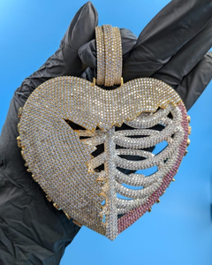 Colgante de esqueleto en forma de corazón con moissanita, plata 925, oro laminado de 18K, micro pavé, amuleto de lujo unisex - Product Image 6