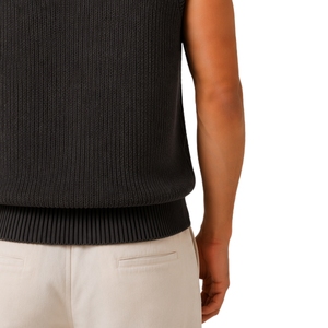 Gilet pull sans manches en maille gris anthracite pour homme, col en V, broderie couronne, décontracté, léger, fabrication sur mesure - Product Image 5