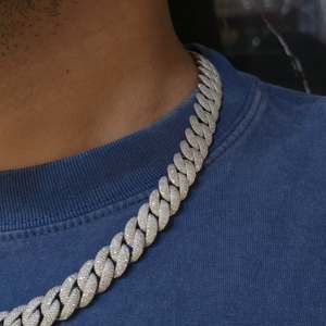 Collar de Plata 925 con Eslabones Cubanos y Moissanita, Cadena con Corte Brillante Redondo, Joyería Unisex para Bodas y Fiestas - Product Image 5