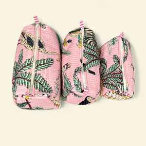 ชุดกระเป๋าเครื่องสำอางแบบควิลท์ 3 ชิ้น กันน้ำ ลายดอกไม้ป่า ผ้าฝ้าย สำหรับจัดเก็บเครื่องสำอางเดินทาง ขายส่ง - Product Image 1