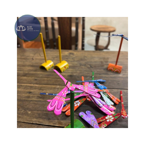 สินค้าขายดี งานฝีมือแมลงปอไม้ไผ่ทรงตัวได้ – ของเล่นแบบดั้งเดิมที่เป็นมิตรกับสิ่งแวดล้อม สำหรับตั้งโชว์และขายส่ง - Product Image 1