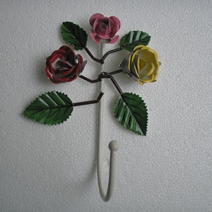 Crochet mural de créateur en fer - Product Image 1