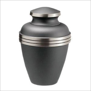 Urne funéraire artisanale en étain et laiton, grande urne pour cendres d'adultes, décorative, gravée d'une fleur dorée, urnes commémoratives - Product Image 2