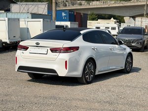 Berline hybride essence automatique Kia K5 Optima blanche d'occasion 2019, 4 portes, sièges en cuir, phares LED, véhicule de tourisme pour trajets quotidiens - Product Image 2