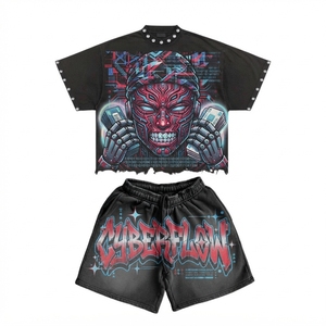 Conjunto de Camiseta y Pantalones Cortos Deportivos con Estampado Gráfico Cyber Y2K, Estilo Techwear, con Dobladillo Desgastado y Cuello con Tachuelas, Ropa Urbana para Hombre, Venta al Por Mayor - Product Image 4