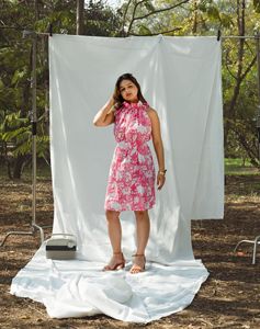 Vestido Midi de Gasa sin Mangas con Estampado Floral y Cuello de Lazo, Estilo Casual de Verano, Corte Holgado, Tejido Transpirable, Nuevo Estilo Bohemio - Product Image 3