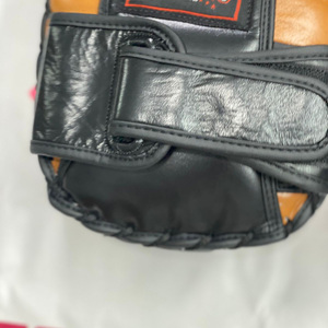 Nuevo Diseño, Par de Protectores Curvos de Piel Genuina Negra y Marrón para Kickboxing, Muay Thai, Entrenamiento de Boxeo - Product Image 2