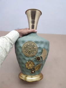 Jarrón Antiguo de Bronce y Oro Verde con Diseño Moteado - Elegantes Jarrones Decorativos con Acabado Metálico para Decoración Moderna del Hogar y Regalos - Product Image 4