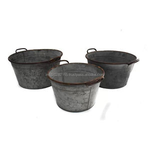 Maceta de cubo de metal galvanizado hecha a mano con tema de estilo de retrete para decoración al aire libre, jardinería o diseño de porche - Product Image 5