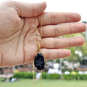 จี้รูปดาวแกะสลักด้วยมือประดับด้วยพลอยออนิกซ์สีดำและเพชร CZ ตัวเรือนทองเหลืองชุบทอง 18k สร้อยคอแบบโดดเด่น เหมาะเป็นของขวัญสำหรับผู้หญิง - Product Image 6