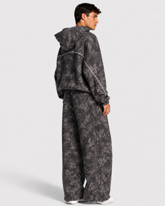 Ensemble de survêtement camouflage pour homme, coupe ample, avec détails contrastants, en molleton de coton premium, comprenant un sweat à capuche et un pantalon de survêtement à jambes larges, vente en gros - Product Image 2