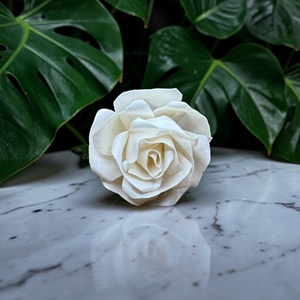 ดอกไม้ไม้โซลา VADEE SOLA WOOD FLOWER ทำมือ ยั่งยืนได้ สำหรับดอกกุหลาบไม้โซลา ขนาด 8.5 ซม.  ทำจากเส้นใยพืชเซสบานียา  พระนครสุรินทร์ - Product Image 1