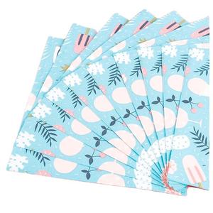 กระดาษเช็ดปากแบบใช้แล้วทิ้ง 2 ชั้น พิมพ์ลายสีสันสดใส ทำจากเยื่อกระดาษรีไซเคิล  แบบถุง สำหรับร้านอาหาร ปรับแต่งได้ - Product Image 1