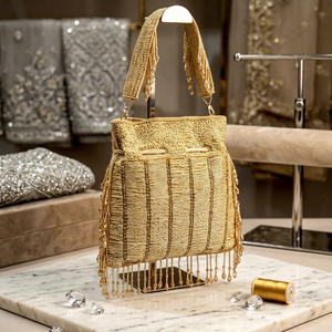 Sac à main Potli artisanal en soie brodée avec motif floral doré et cordon de serrage à pompon perlé, sac de mariage - Product Image 4