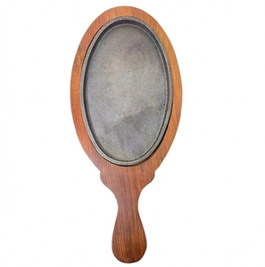 Plaque de cuisson ovale vintage en fonte avec poignée en bois, émaillée, compatible four, gaz et induction - Product Image 1