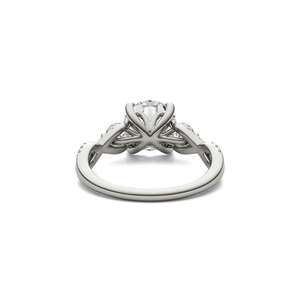 Anillo de compromiso y aniversario para mujer con tres diamantes, banda trenzada con pavé, 2.38 CT, diamantes cultivados en laboratorio, chapado en rodio de 14k - Product Image 6