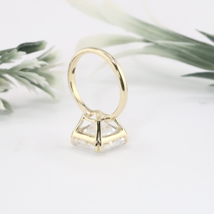 Bague de fiançailles en or jaune avec diamant taille Asscher et cristal, sertie de deux griffes, bijou classique pour femme, cadeau - Product Image 2