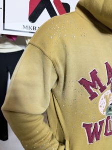 Fábrica de la Marca de Ropa Urbana MKB |   Sudadera con capucha y cremallera para hombre, con corte personalizado, lavado ácido, bordado de apliques, serigrafía y pedrería - Product Image 4