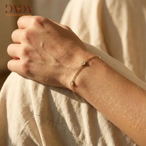 Bracelet à breloque cœur en or avec diamants de laboratoire taille brillant, plaqué rhodium, chaîne délicate de luxe pour femme, cadeau de joaillerie fine - Product Image 3