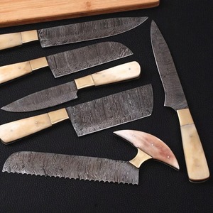 Juego de cuchillos de chef de alta calidad de 6 piezas, hojas de acero de Damasco de 67 capas, filo serrado, cuchillos para diestros, cuchillos de chef profesionales - Product Image 1