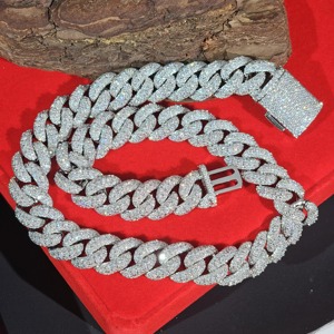 สร้อยคอแบบ Cuban Link ขนาด 18 มม. ประดับเพชร Moissanite สีเงิน สำหรับผู้ชาย สไตล์ฮิปฮอป แร็ปเปอร์ - Product Image 5