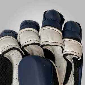 Guantes Ligeros de Bateo de Cricket para Hombre con Diseños Personalizados, Correas Personalizadas, Protección para los Dedos, Mejor Agarre, Doble Costura - Product Image 5