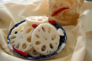 Raíz de Loto en Rodajas Crujientes Enlatada 15oz, Renkon Cortado y Pelado en Conserva, Rodajas de Vegetales en Salmuera para Hot Pot, Salteados y Guisos 400g - Product Image 5