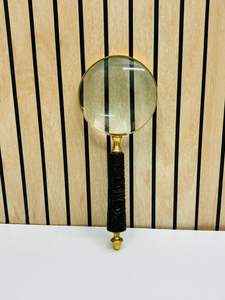 Lupa de 4'' con mango de resina de diseño y acabado en latón antiguo |   Lente de Lectura e Inspección Portátil Vintage - Product Image 5